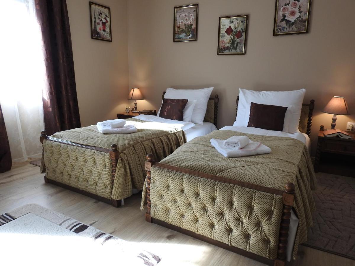 Moezsi Apartman Tolna Exterior foto
